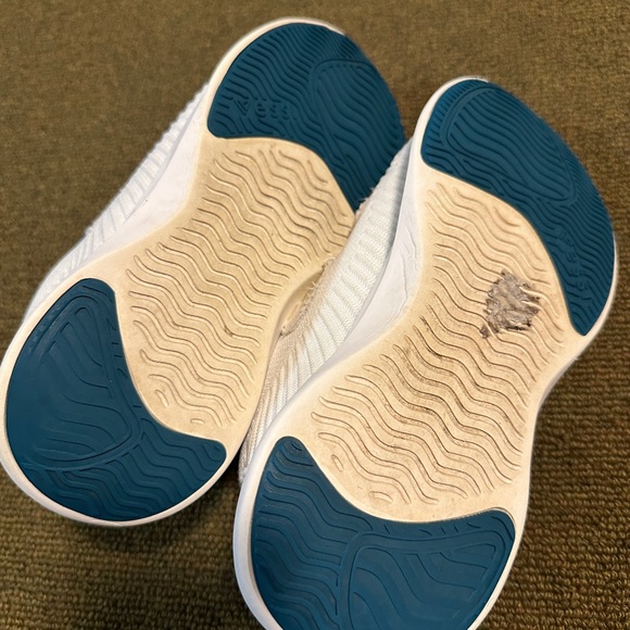 Vessi Everyday Sneaker 2.0 - Picture 6 of 7